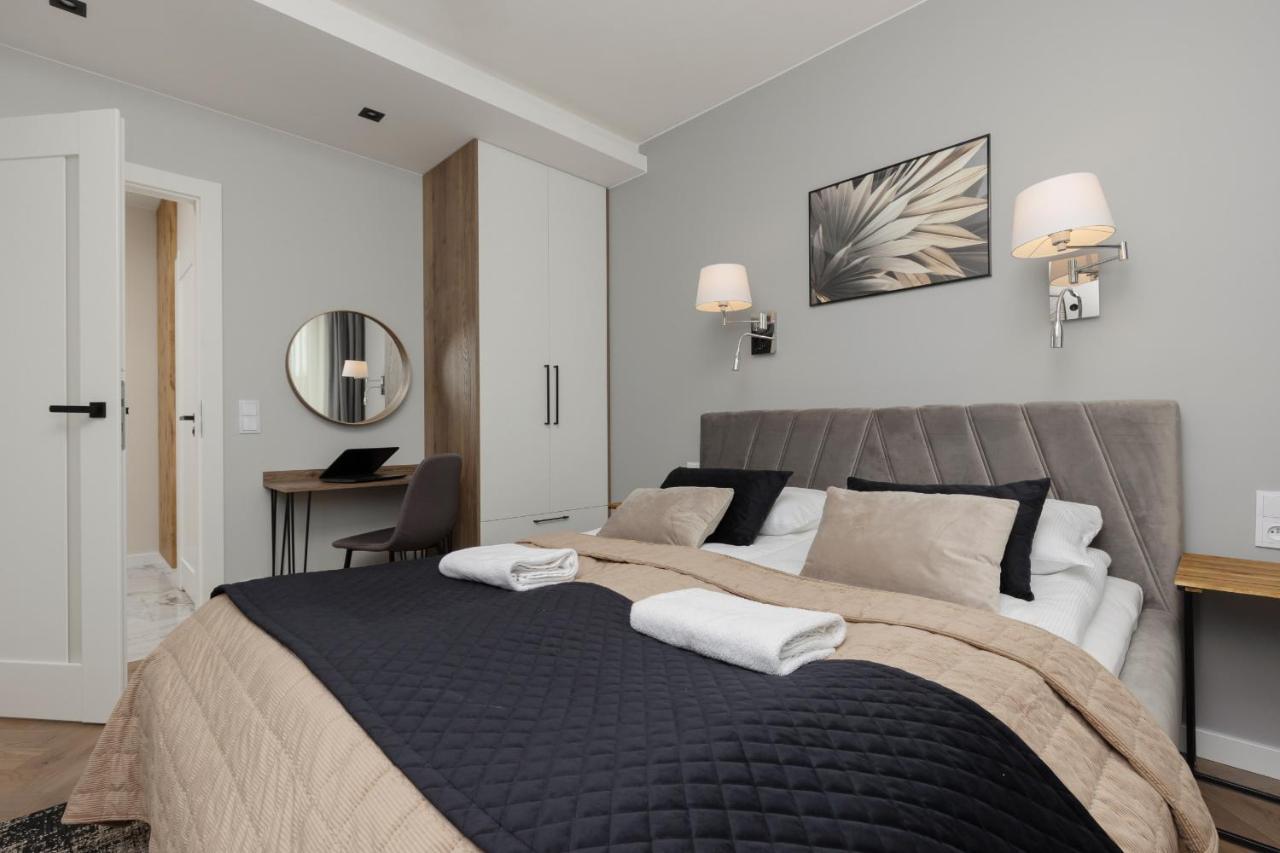 Stunning Family Apartment Ursynow With Parking & Balcony By Noclegi Renters ワルシャワ エクステリア 写真