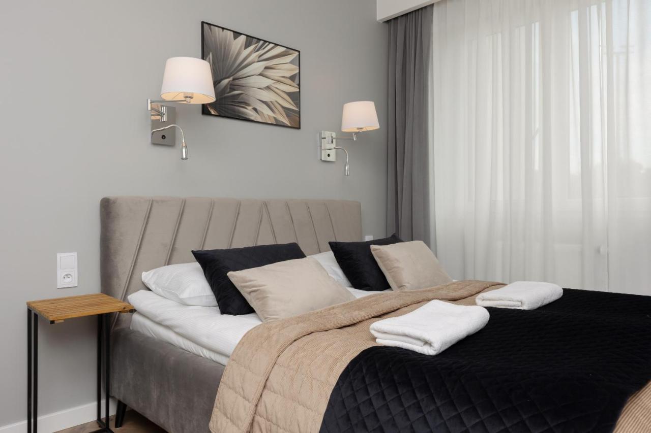 Stunning Family Apartment Ursynow With Parking & Balcony By Noclegi Renters ワルシャワ エクステリア 写真