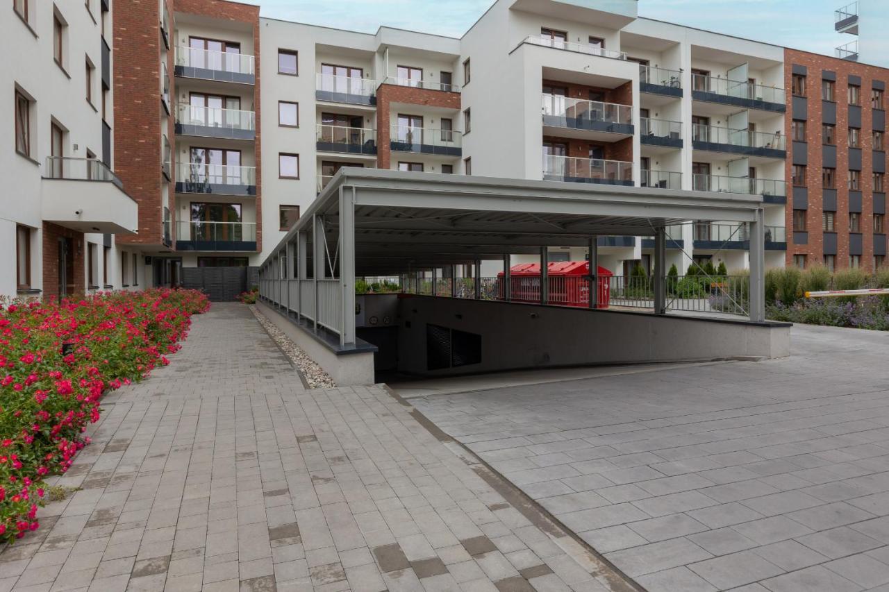 Stunning Family Apartment Ursynow With Parking & Balcony By Noclegi Renters ワルシャワ エクステリア 写真